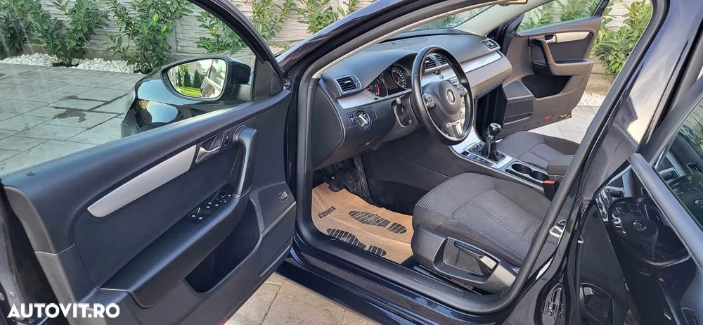 Volkswagen Passat - 16