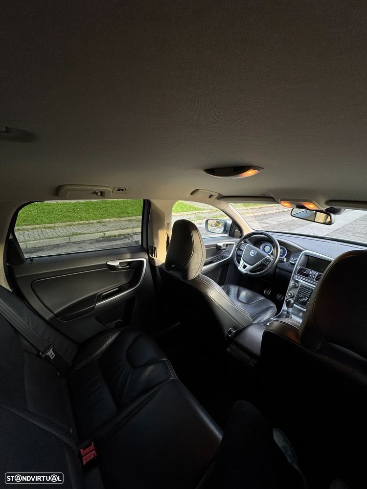 Volvo XC 60 2.0 D4 R-Design 139g Start/Stop - 9