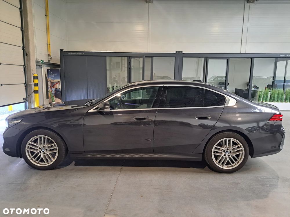 BMW Seria 5 520d xDrive mHEV - 6