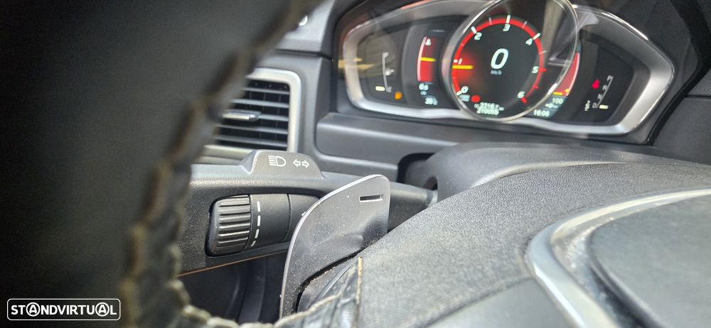 Volvo XC 70 2.0 D4 Momentum Geartronic - 47