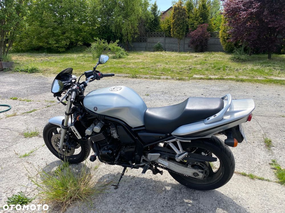 Yamaha FZS - 5