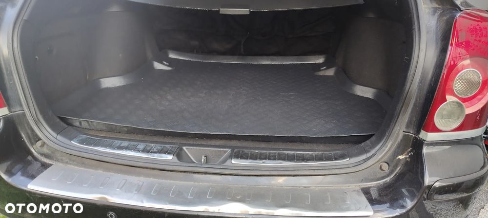 Toyota Avensis 2.0 D-4D - 10