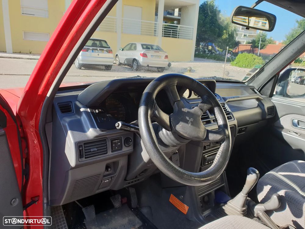 Mitsubishi Pajero 2.5 TDi GLS - 9