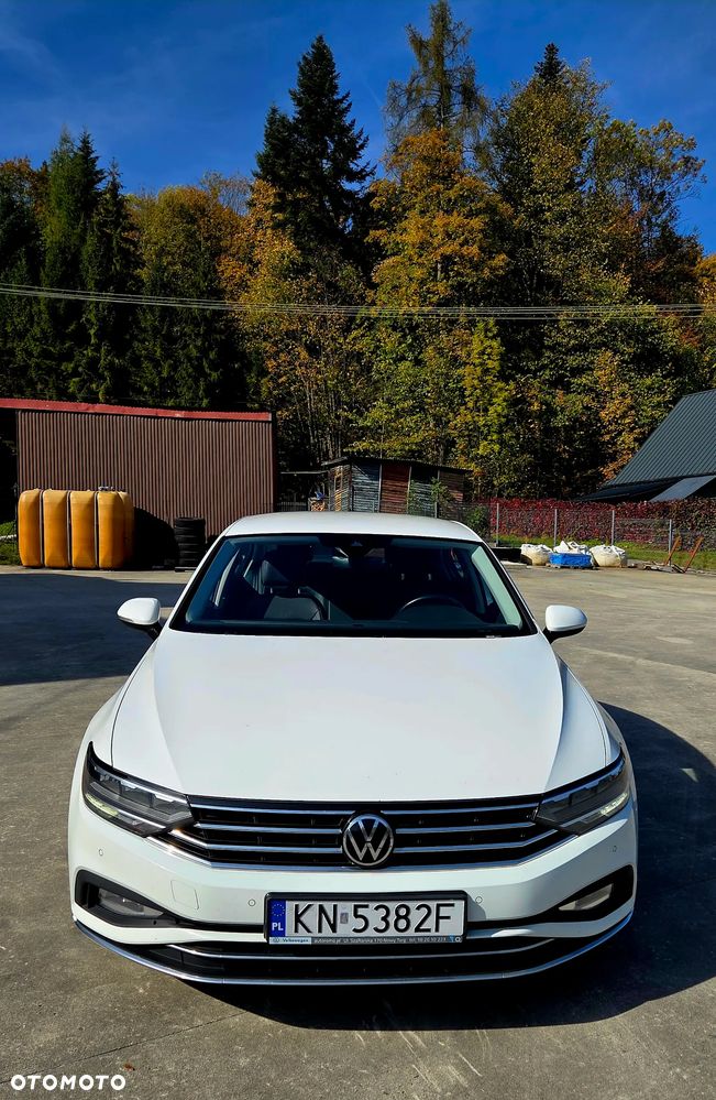 Volkswagen Passat - 2