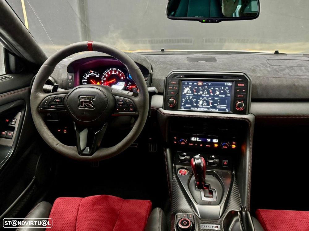 Nissan GT-R Nismo - 14