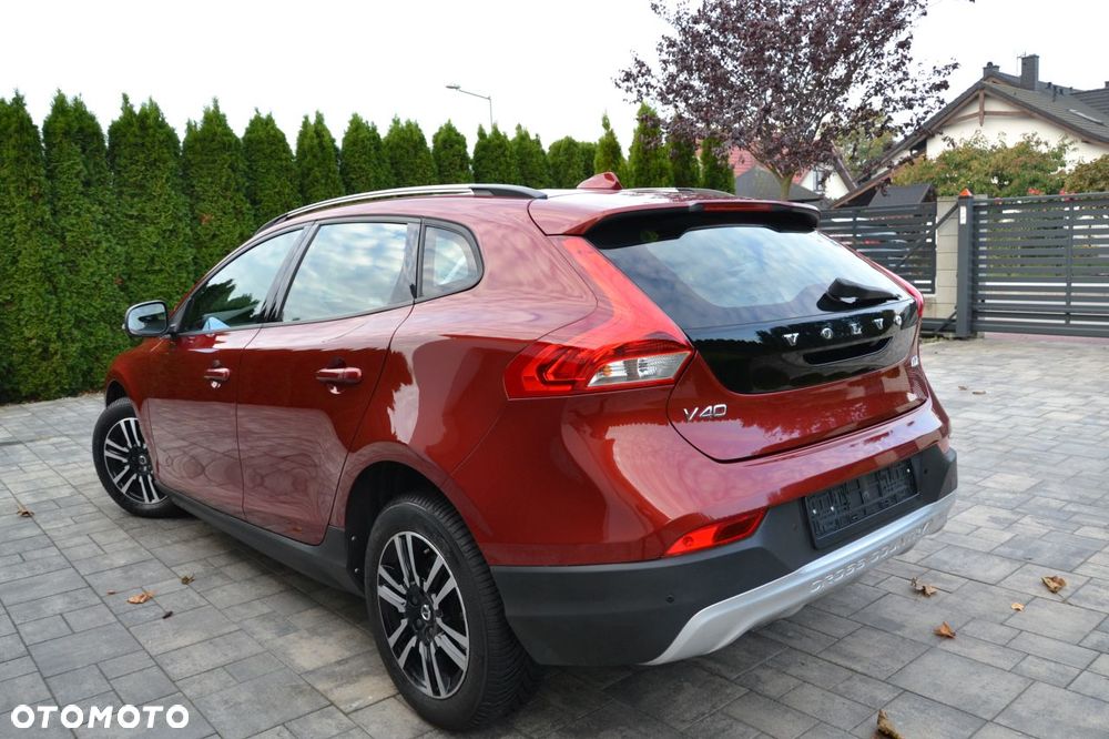 Volvo V40 Cross Country 2018 photo 2