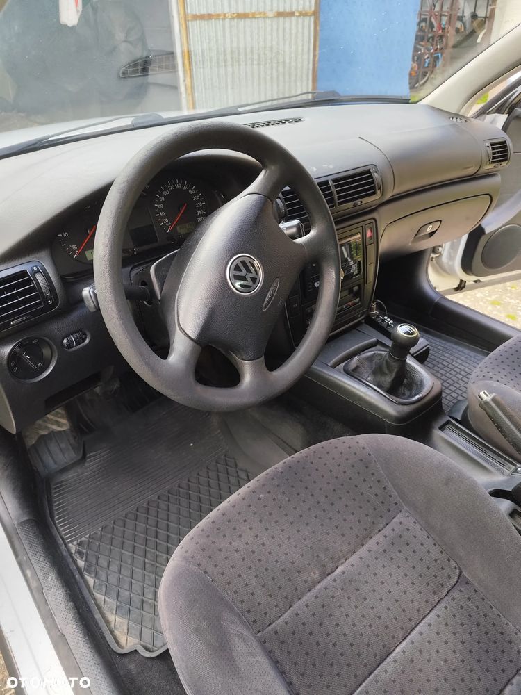 Volkswagen Passat 1.9 TDI - 12