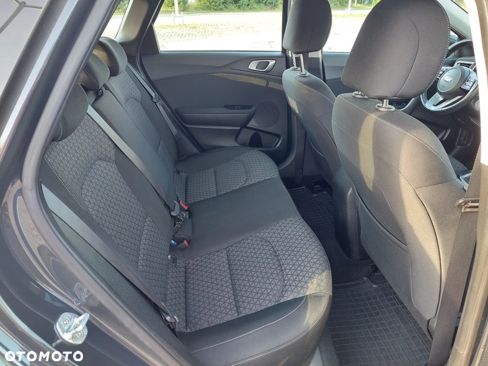 Kia Ceed 1.6 CRDi mHEV M - 27