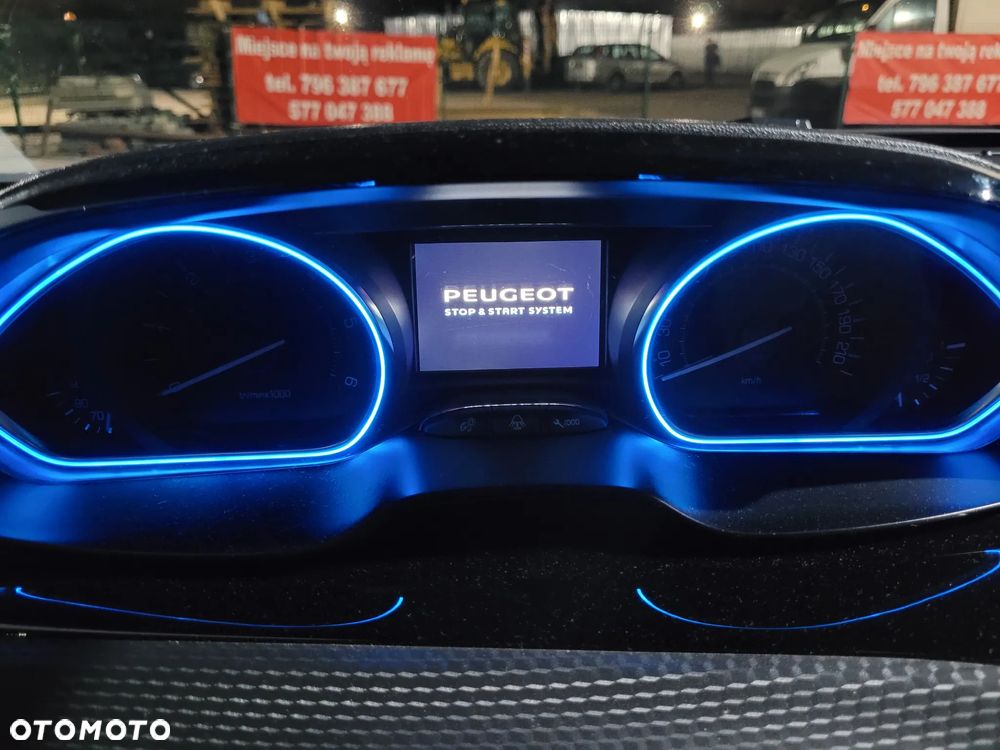 Peugeot 2008 - 8