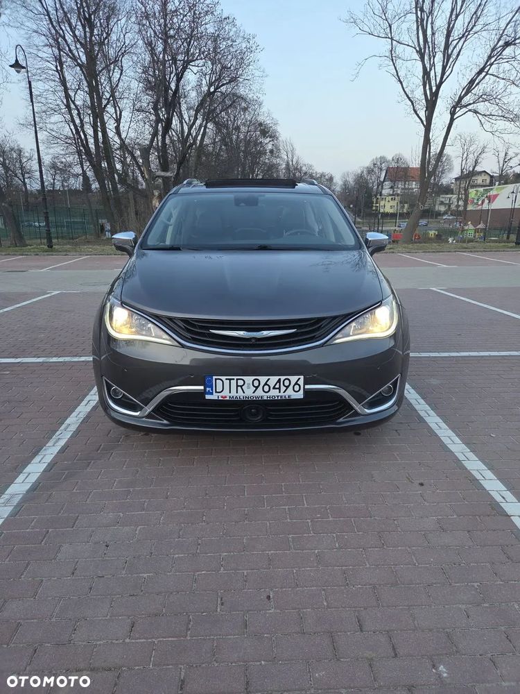 Chrysler Pacifica - 2