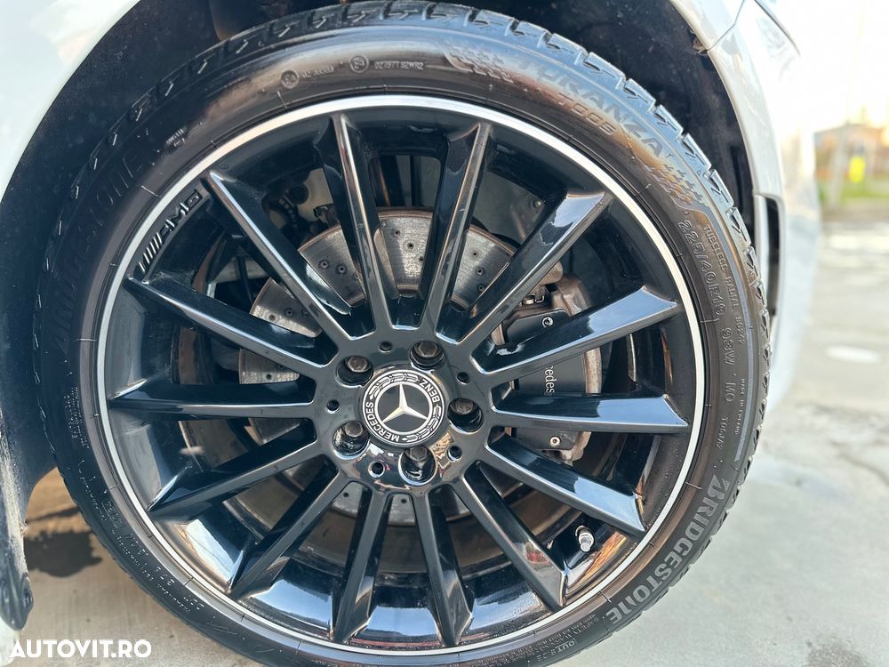 Mercedes-Benz A 250 e Sedan 8G-DCT AMG Line - 31