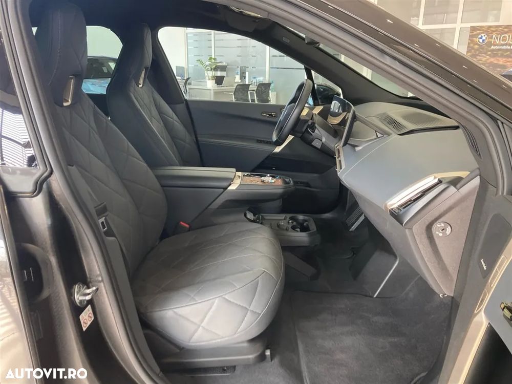 BMW iX xDrive50 - 9