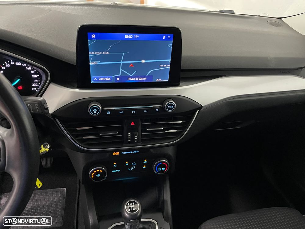 Ford Focus 1.0 EcoBoost S&S COOL&CONNECT - 10