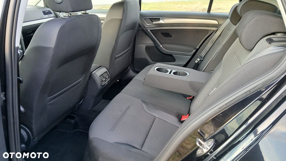 Volkswagen Golf e-Golf - 10