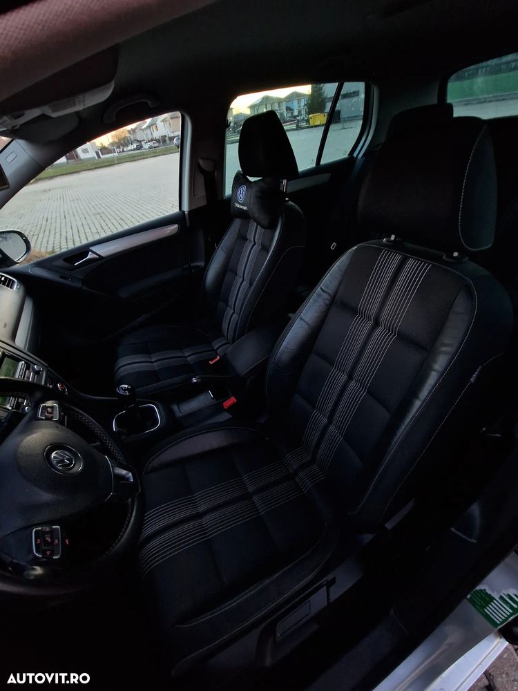 Volkswagen Golf 1.6 TDI DPF BlueMotion Technology Highline - 9