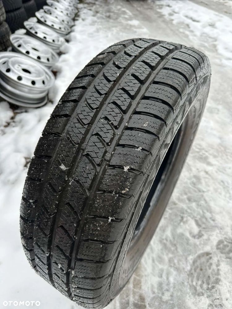 Opony 225/75/16 CP Continental Vanco Camper Continental Vanco Winter 225/75/16c - 3