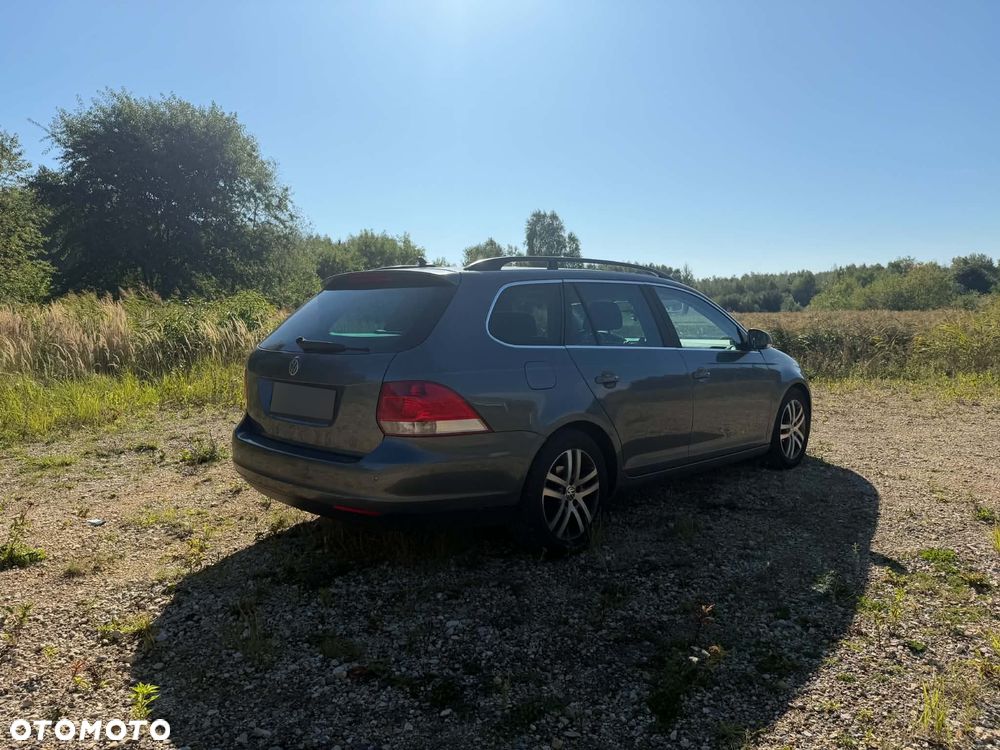 Volkswagen Golf 2.0 TDI DPF Sportline - 6