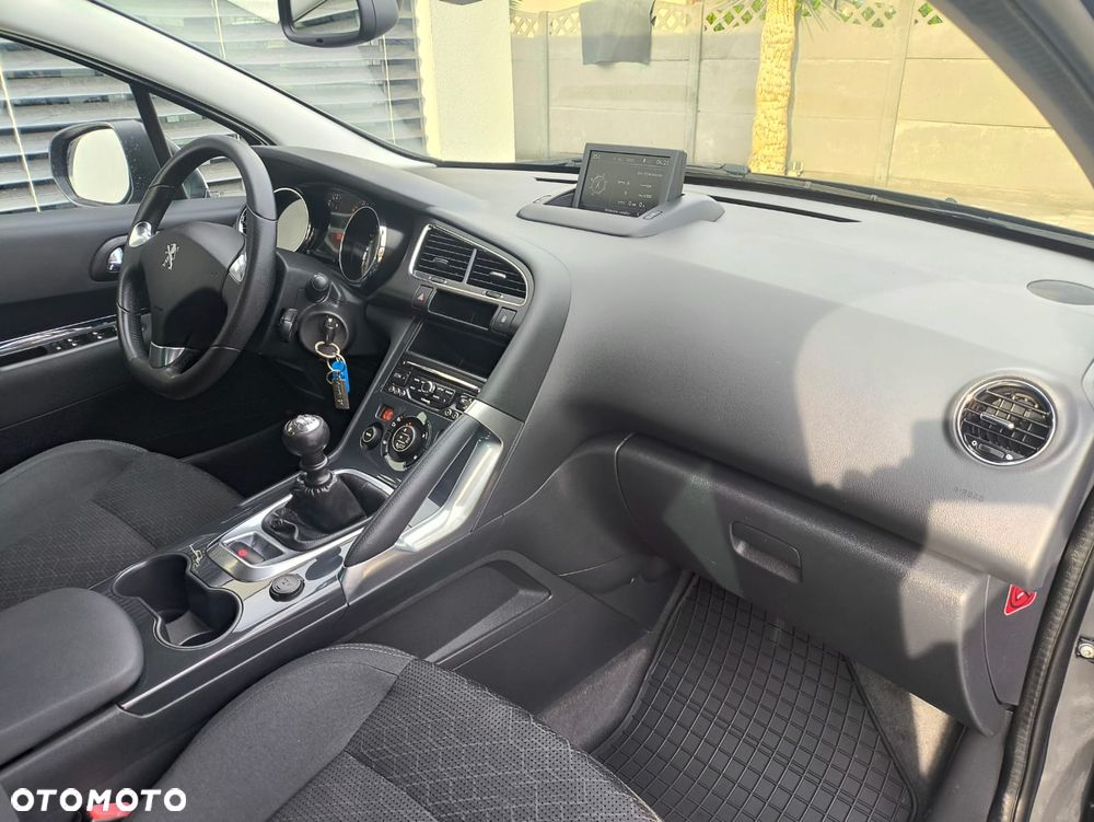 Peugeot 3008 - 18