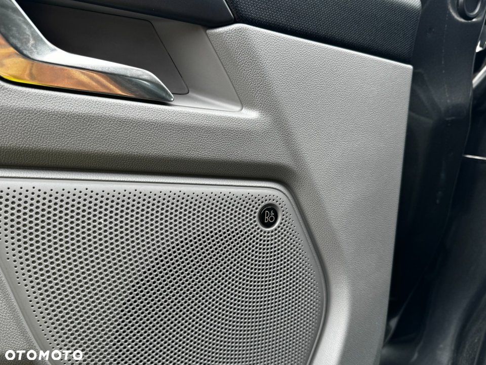 Ford Tourneo Custom - 23