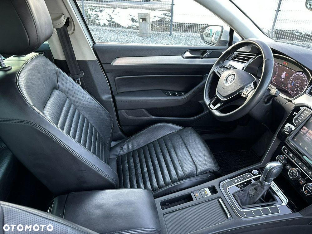 Volkswagen Passat Variant 2.0 TDI Bi-Turbo BMT 4Mot Highline DSG - 16