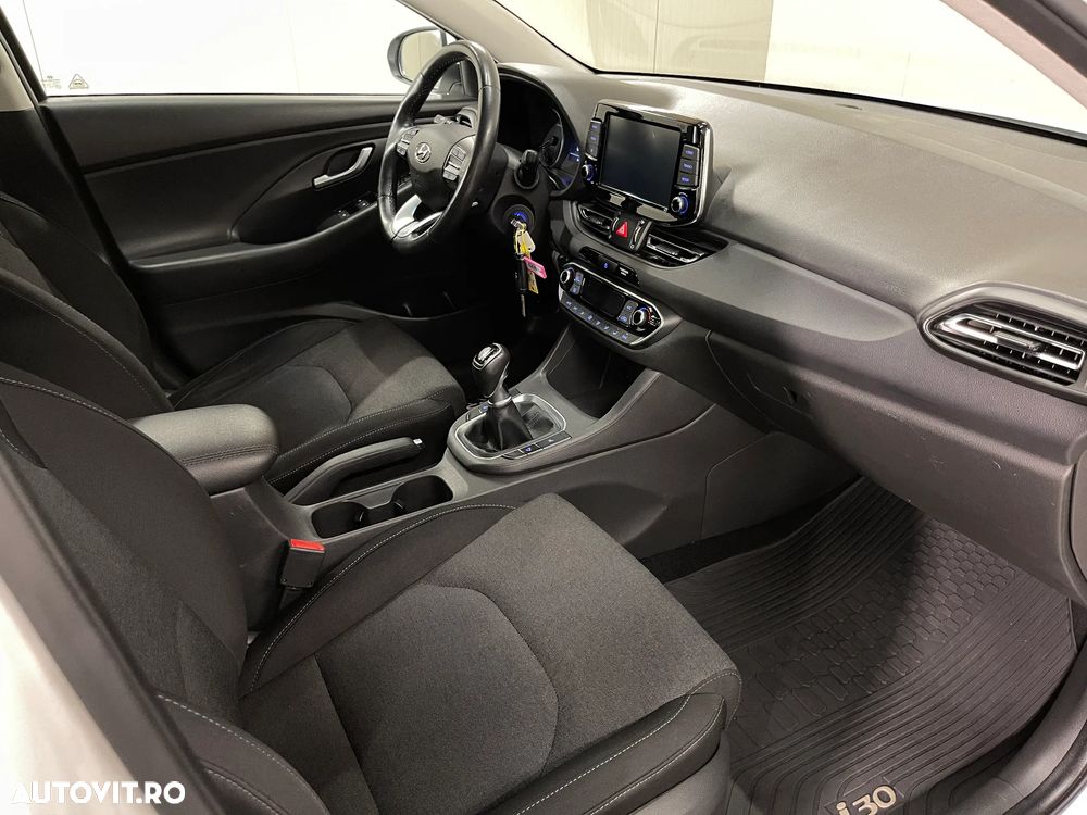 Hyundai i30 1.5 110CP M/T Highway - 11