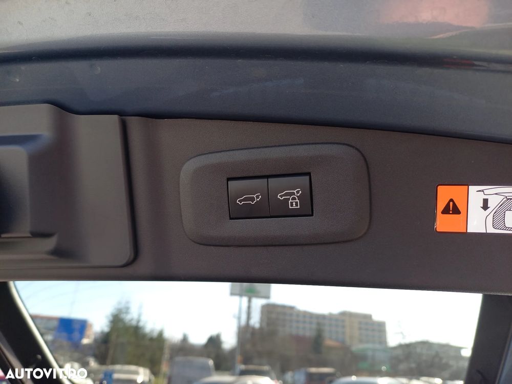 Lexus RZ 450e AWD Luxury - 16