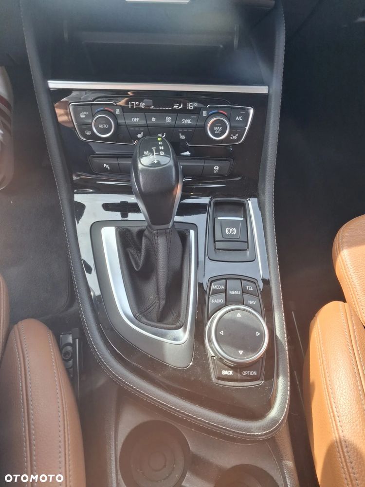 BMW Seria 2 220i Luxury Line - 13