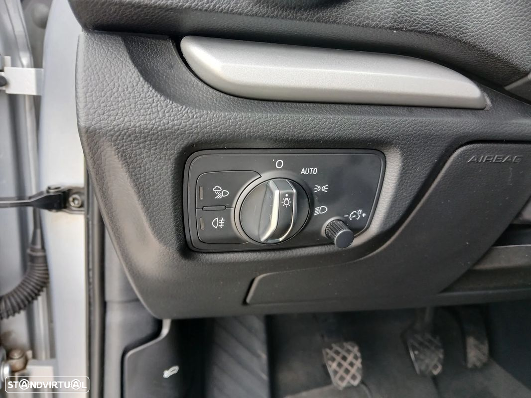Audi A3 Limousine 30 TDI - 18