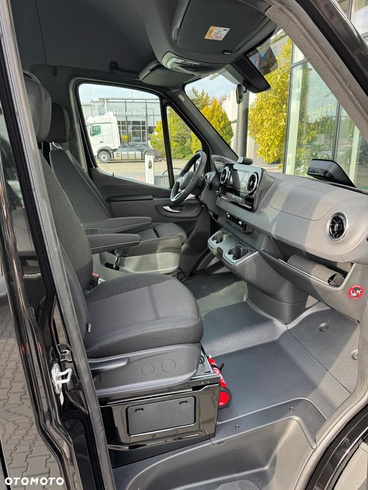 Mercedes-Benz Sprinter - 17