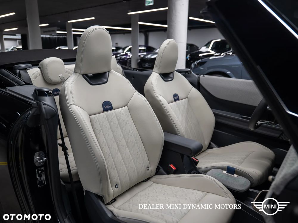 MINI Cooper S Favoured Trim - 18