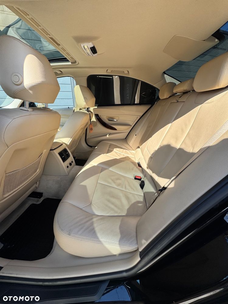 BMW Seria 3 328i xDrive - 10