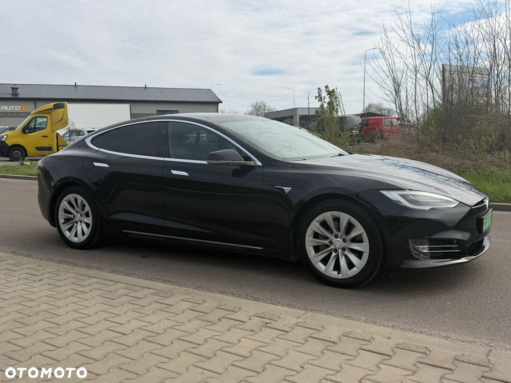 Tesla Model S - 7