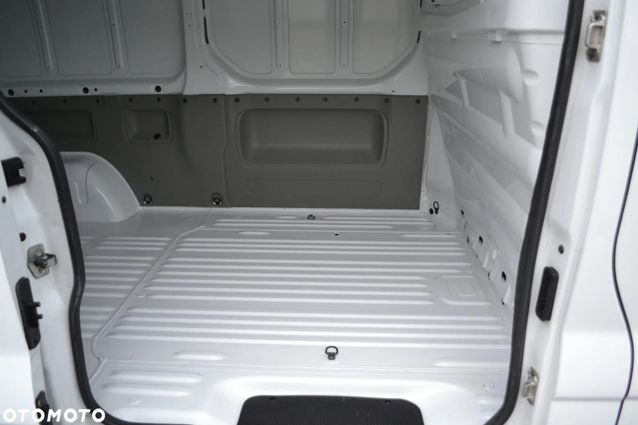 Renault Trafic - 25