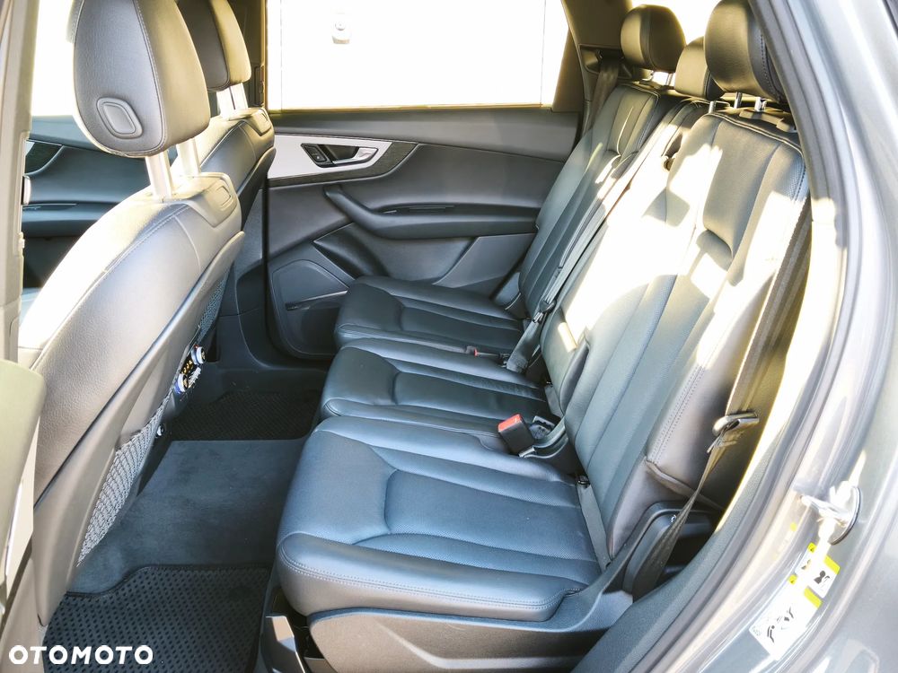 Audi Q7 - 10
