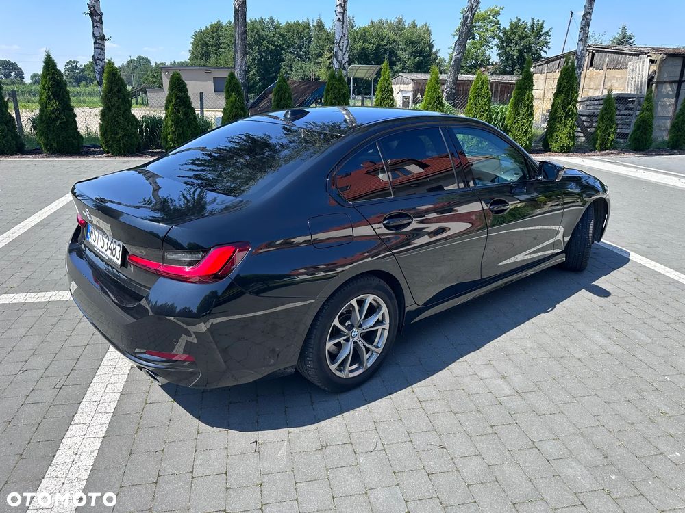 BMW Seria 3 320d xDrive mHEV - 6