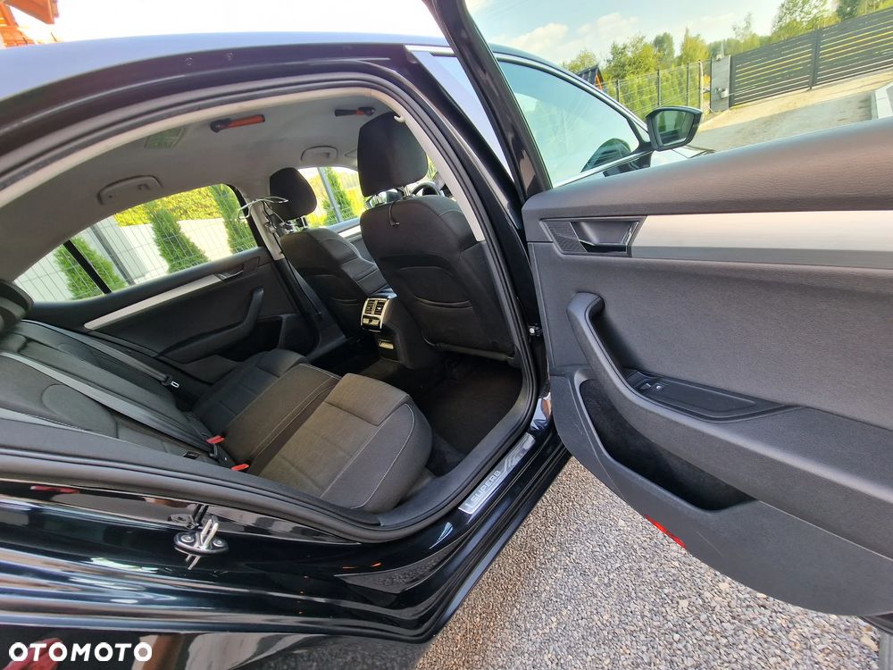 Skoda Superb 1.6 TDI Style DSG - 19