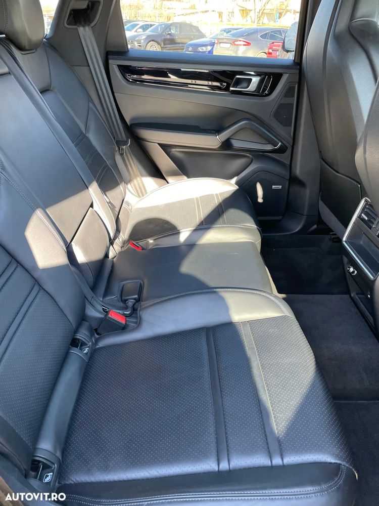 Porsche Cayenne Standard - 14