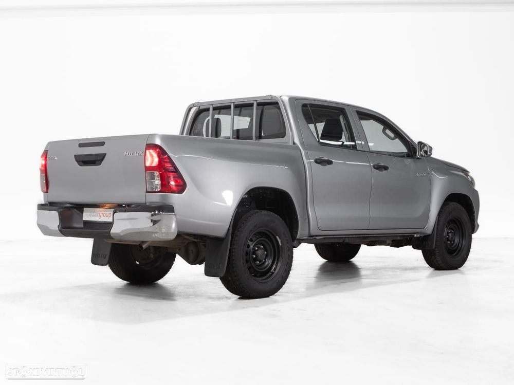 Toyota Hilux 2.4 D-4D 4WD CD 5Lugares c/iva - 3
