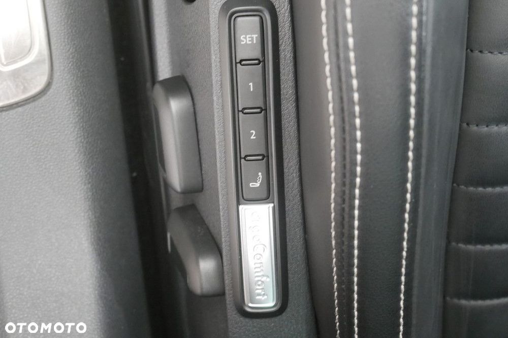 Volkswagen Passat 2.0 TSI Elegance DSG - 34