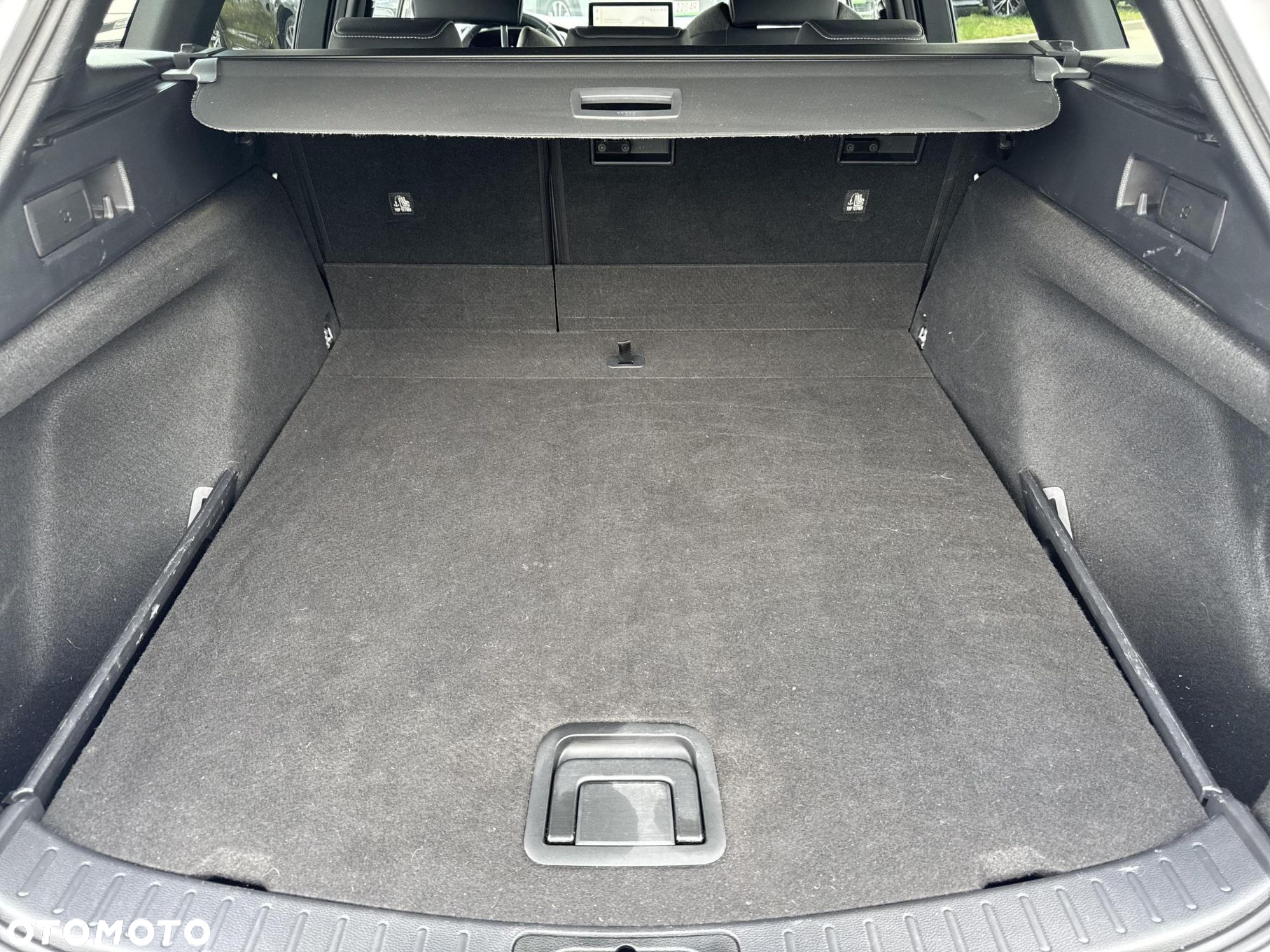 Toyota Corolla 1.8 Hybrid Style - 13