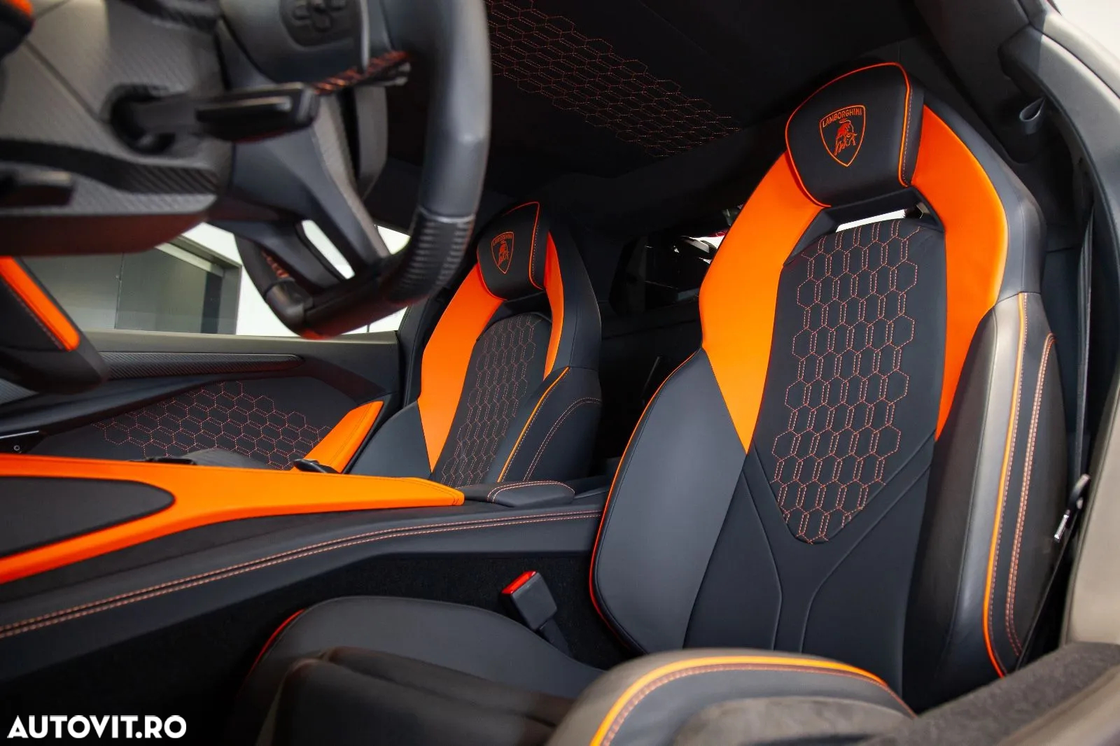 Lamborghini Revuelto - 11