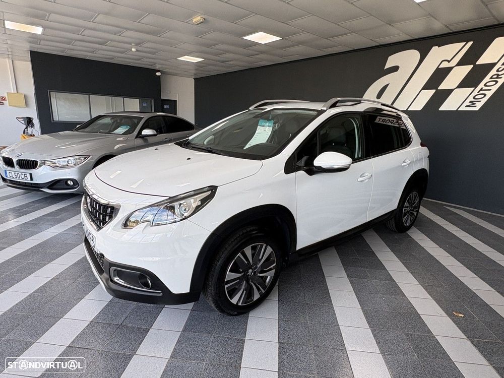 Peugeot 2008 1.2 PureTech Allure - 1