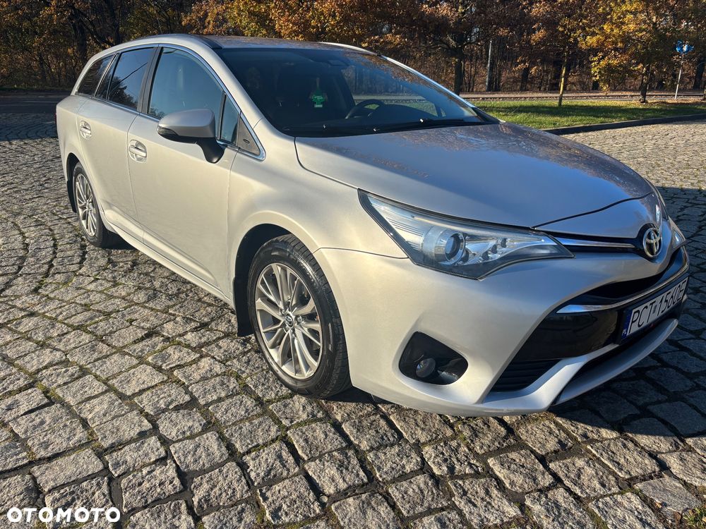 Toyota Avensis 1.8 Active MS - 12