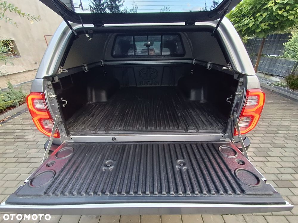 Toyota Hilux 2.8 D-4D Double Cab Invincible Sport 4x4 - 6