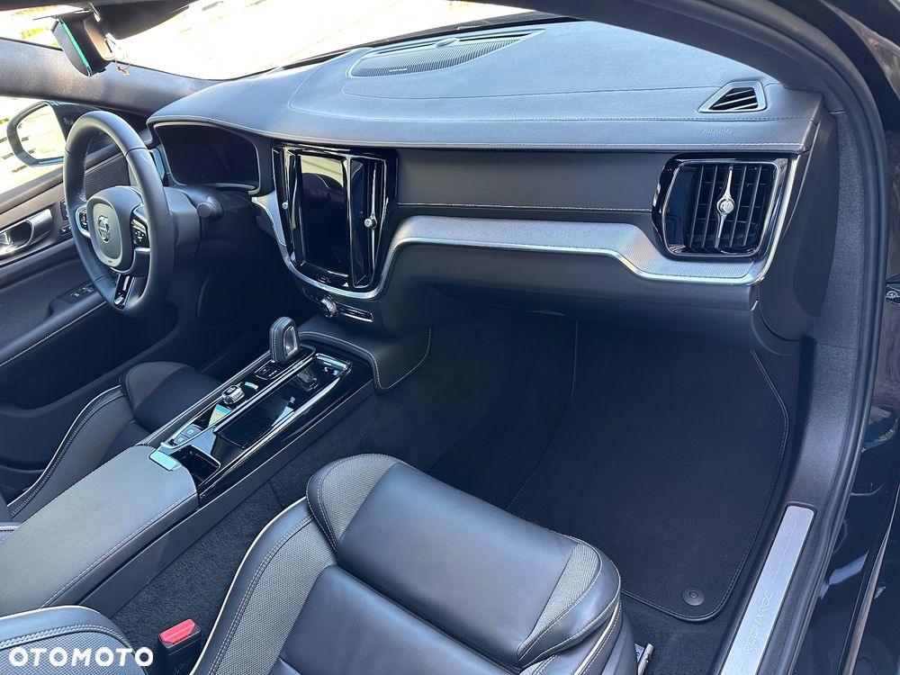 Volvo S60 T8 Recharge AWD Geartronic RDesign - 28