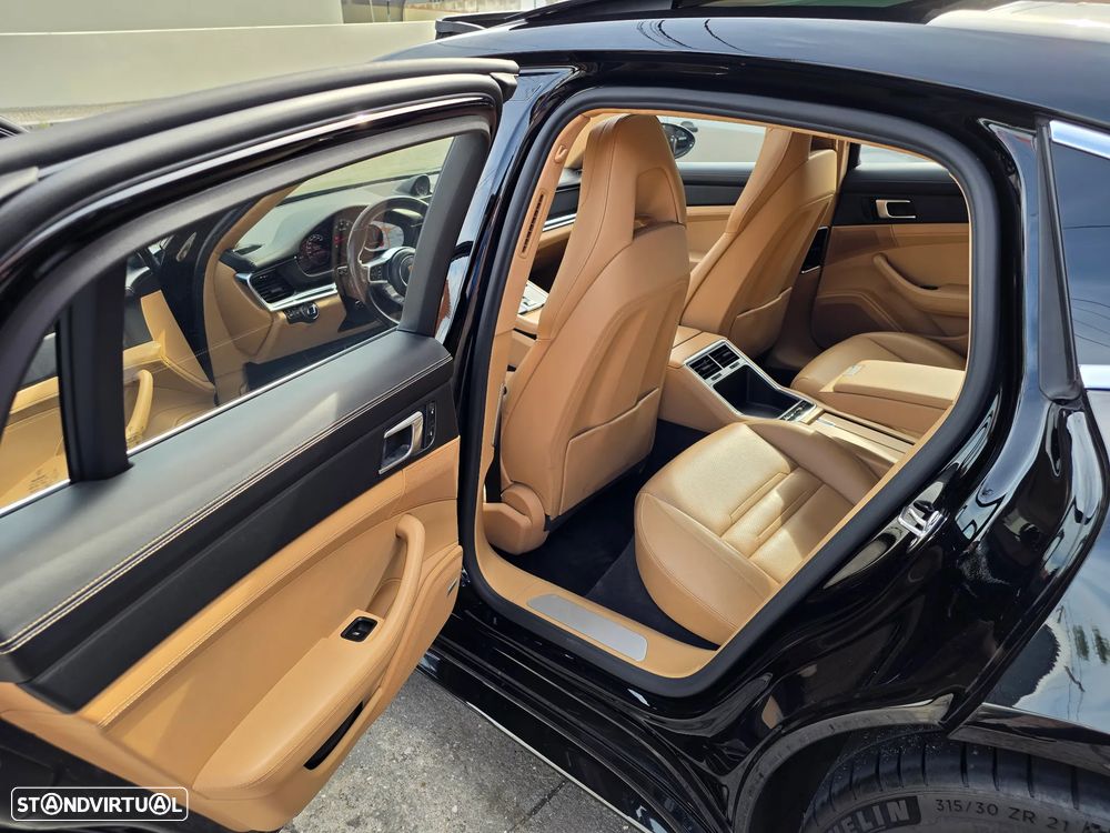 Porsche Panamera Turbo - 25