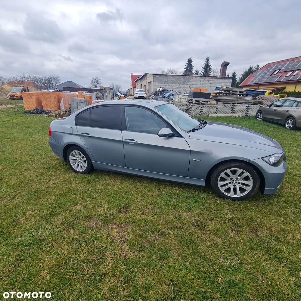 BMW Seria 3 320i - 3