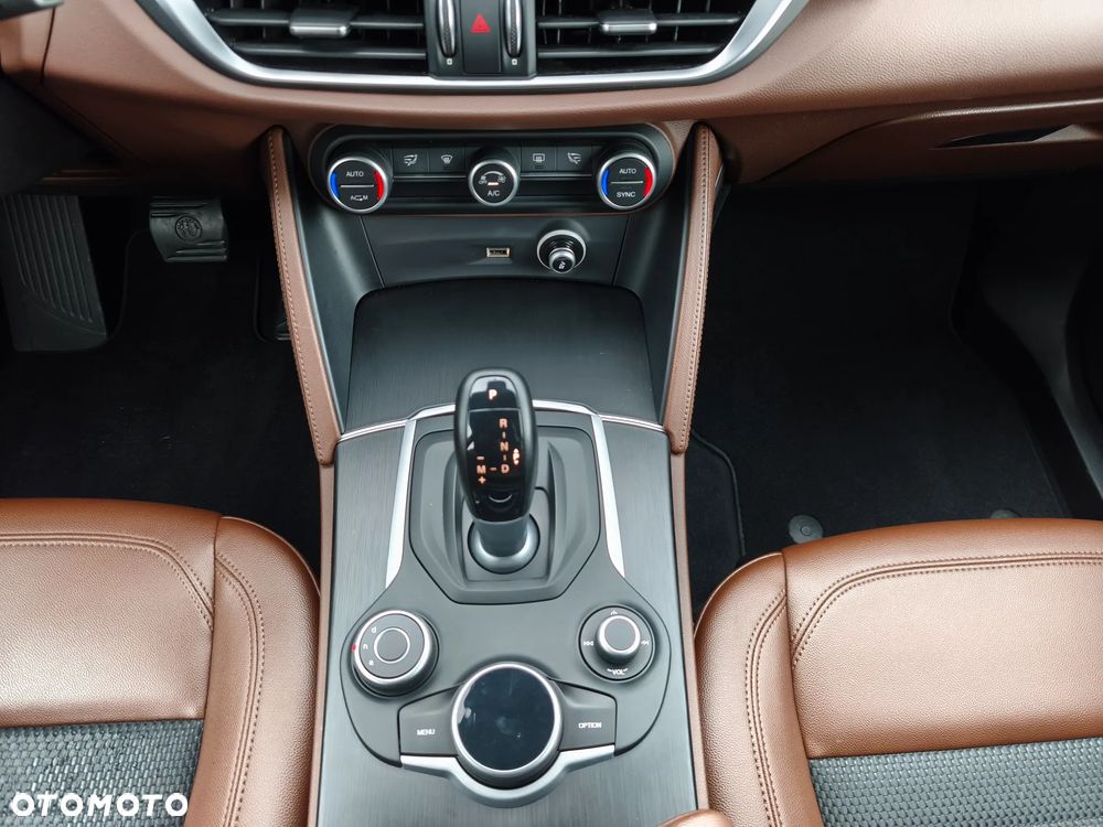 Alfa Romeo Stelvio - 21