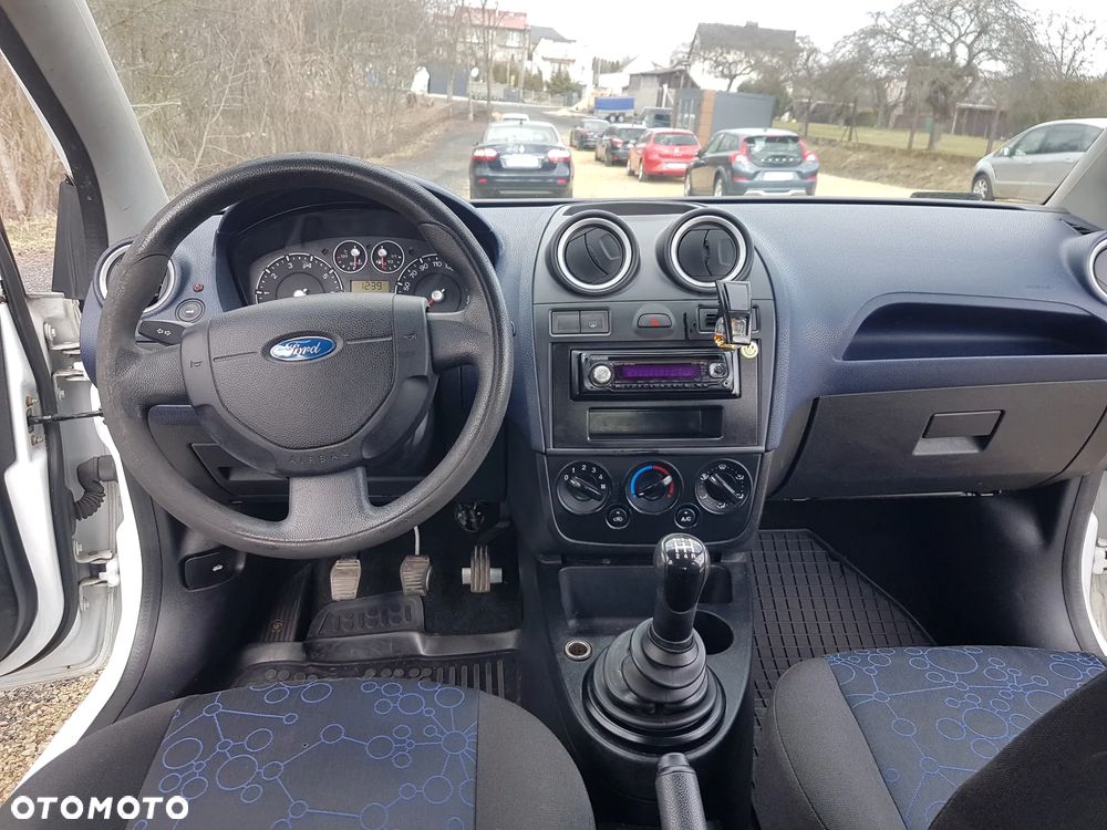 Ford Fiesta 1.25 Ambiente - 18