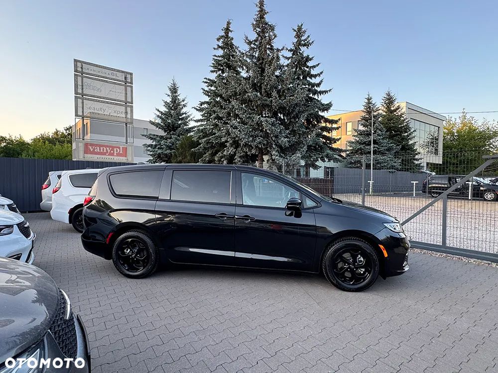 Chrysler Pacifica - 3